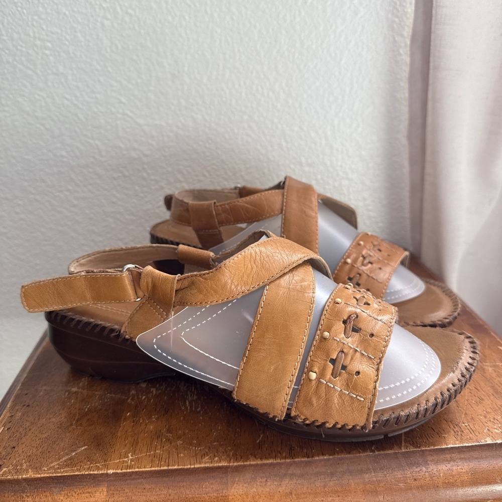 Naturalizer Womens Iksa Wedge Heel Sandals Hook‎ Loop Closure Leather 8.5 Wide